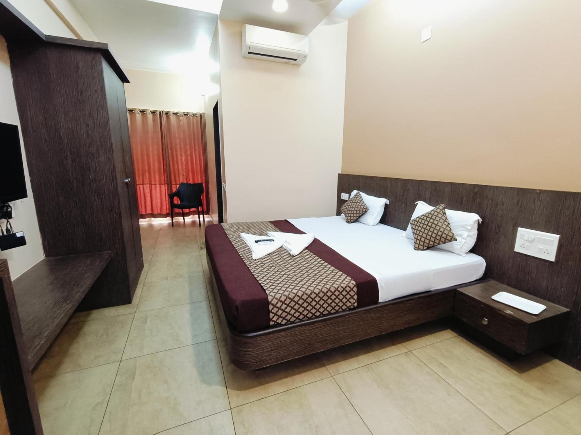 Hotel Mayura Residency Subrahmanya Exterior foto